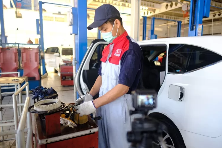 Konsep Perawatan Kendaraan Dan Bengkel Servis Otomatis Perbaikan ... Konsep Perawatan Kendaraan Dan Bengkel Servis Otomatis Perbaikan ...