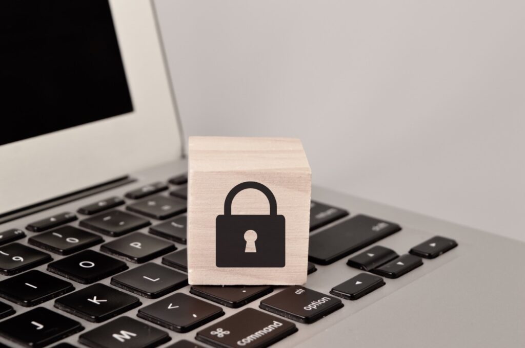 Best endpoint protection software of 2023 | TechRadar Endpoint protection modern buat amankan laptop dan mobile staf